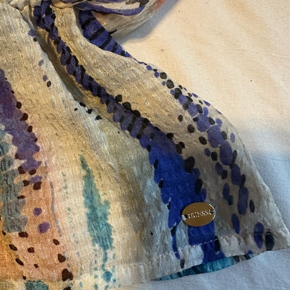 Guess Sleeveless Off-Shoulder Blouse Blue and Orange - Picture 7 of 9